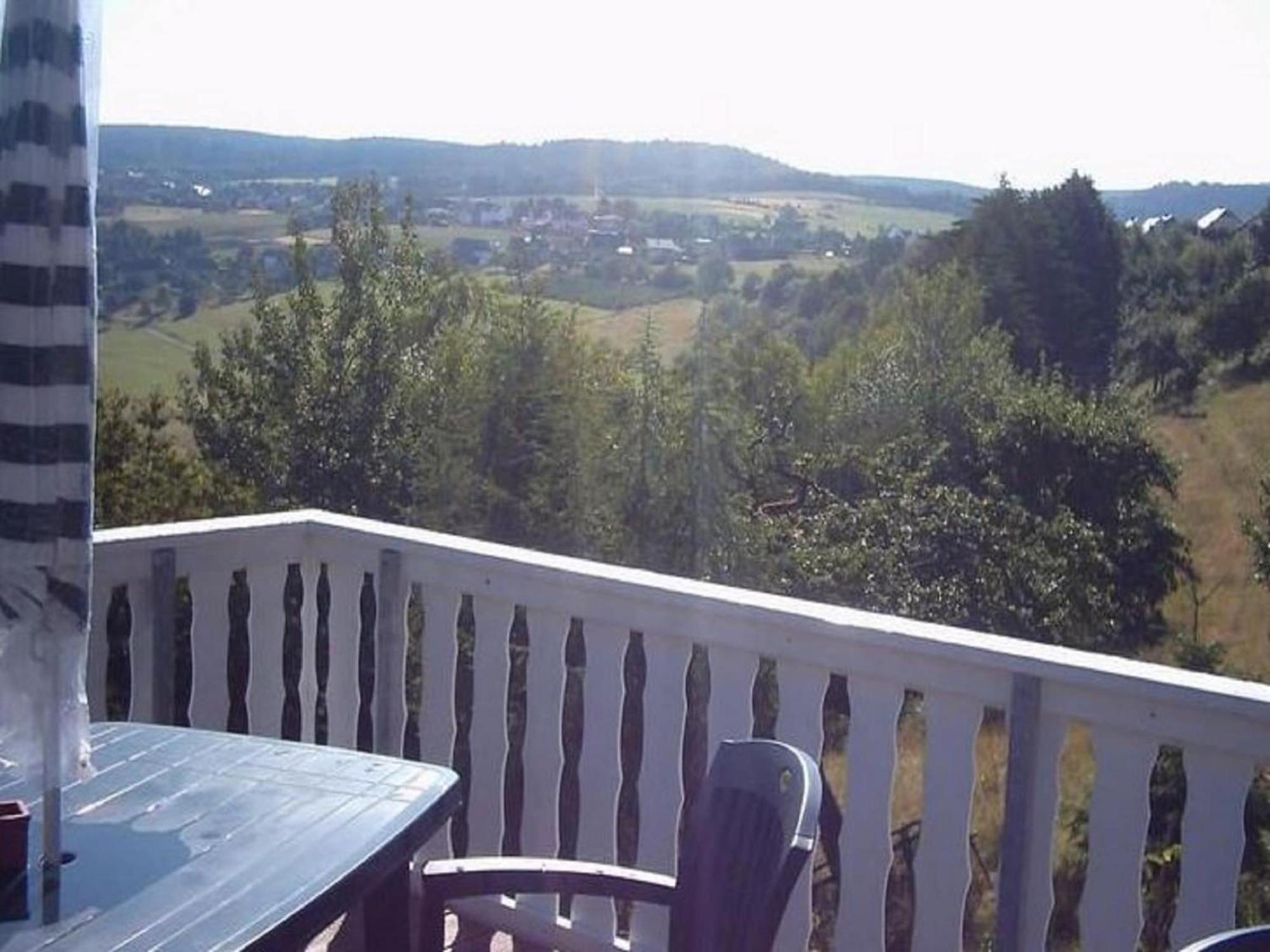 Charming Apartment In Morbach Germany With Terrace 塔尔方 外观 照片